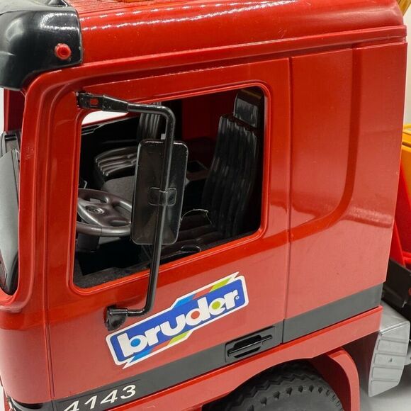 Bruder Night & Day Service Wrecker Tow Truck #4143 - Picture 11 of 11